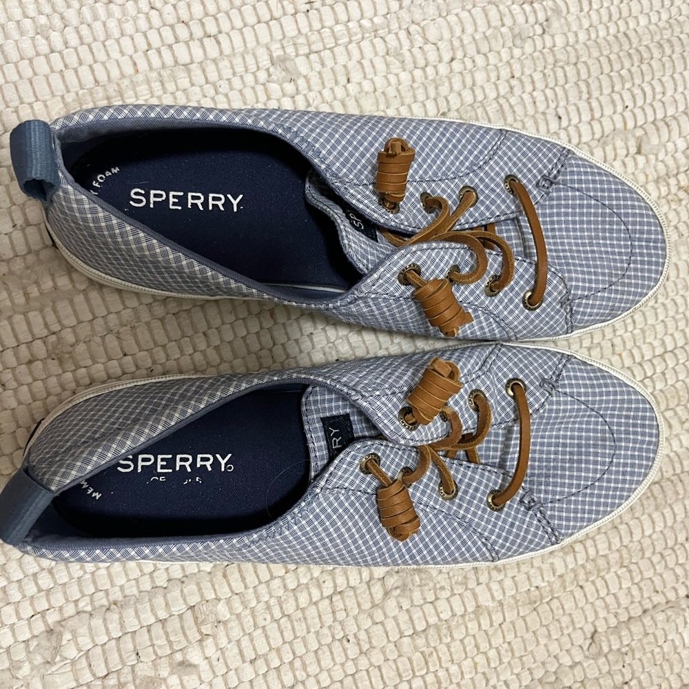 Sperry blue & white checkered lace up shoes